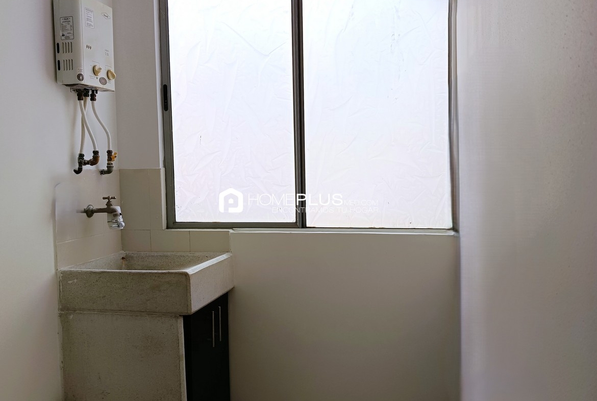 Apartamento En Arriendo En Envigado, Camino Verde. Montevento 1803. C253