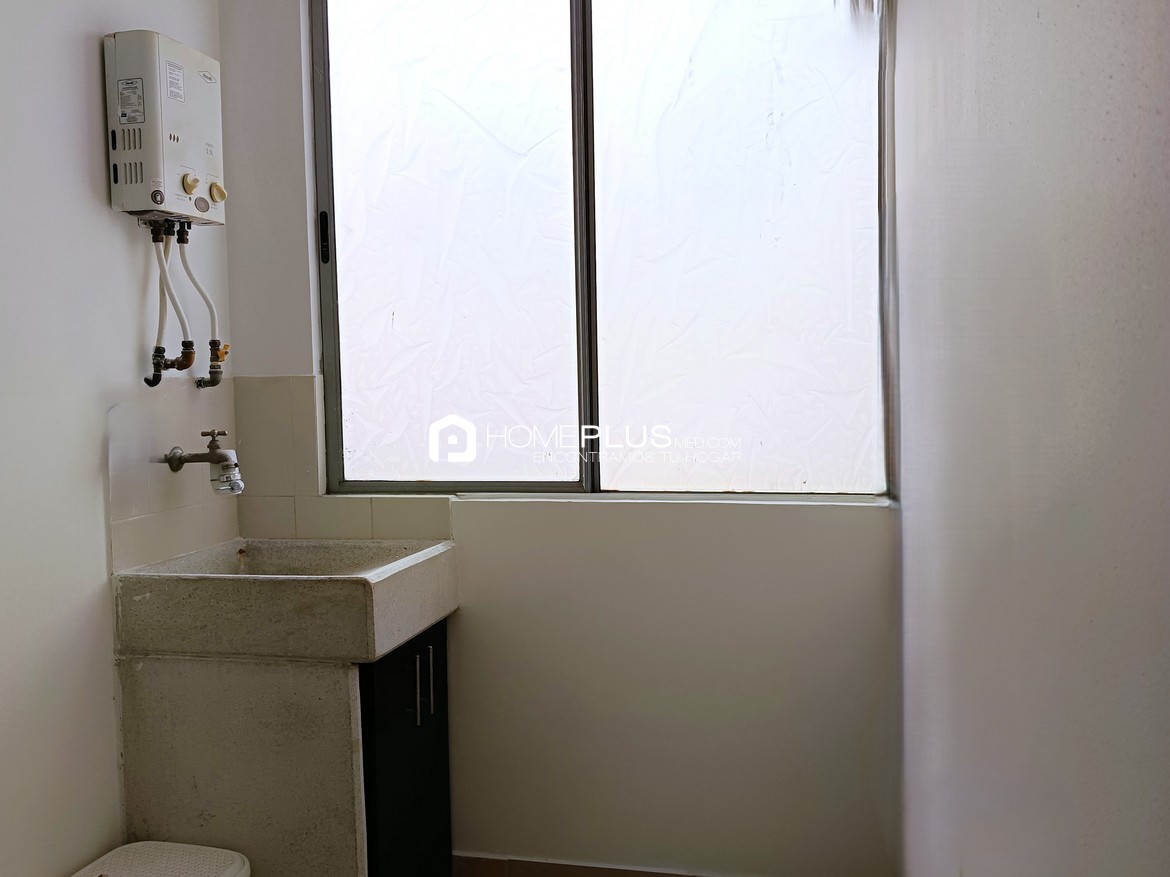 Apartamento En Arriendo En Envigado, Camino Verde. Montevento 1803. C253