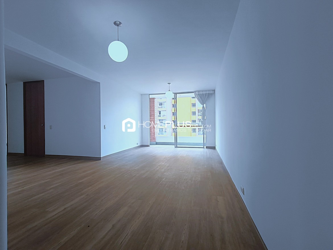 Apartamento en Alquiler En El Poblado, Plaza Oviedo C182 (1)