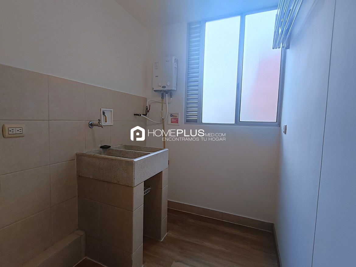 Apartamento en Alquiler En El Poblado, Plaza Oviedo C182 (7)