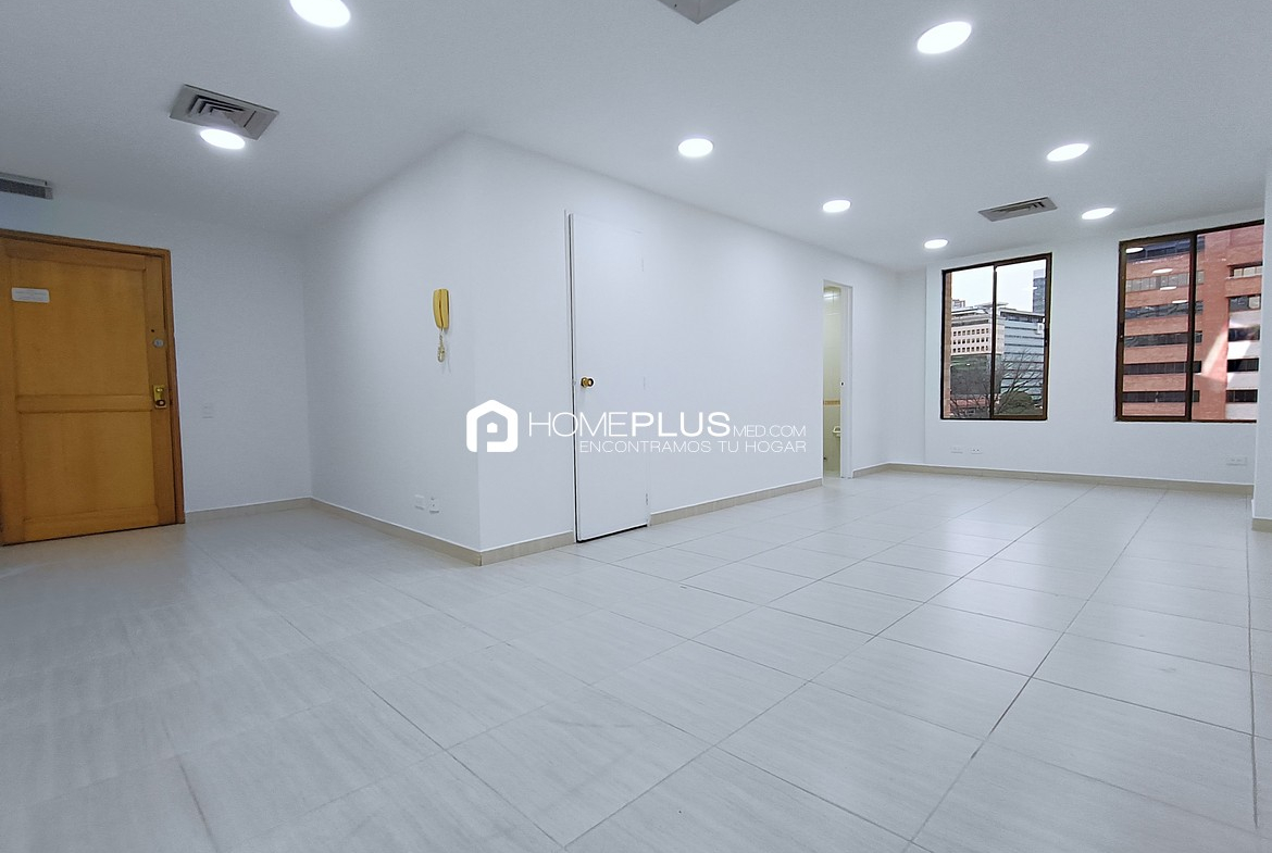 Oficina en Alquiler En El Poblado, Banco Caja Social C180 (2)