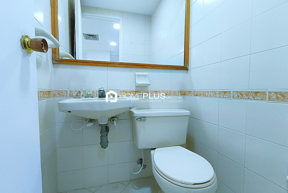 Oficina en Alquiler En El Poblado, Banco Caja Social C180 (5)