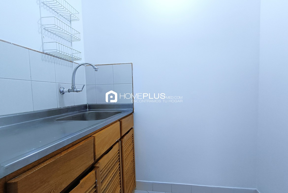 Oficina en Alquiler En El Poblado, Banco Caja Social C180 (6)