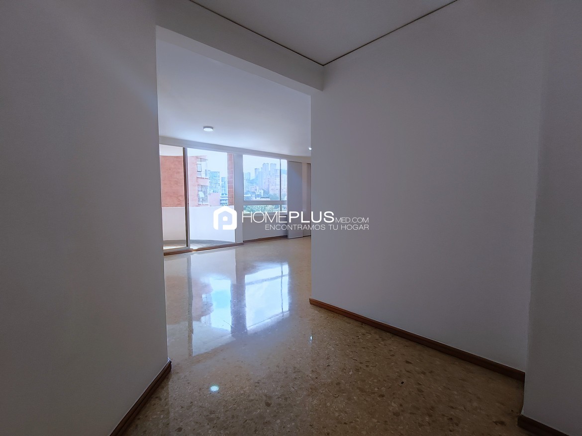 Apartamento En Arriendo En El Poblado, Milla De Oro. Asturias C206