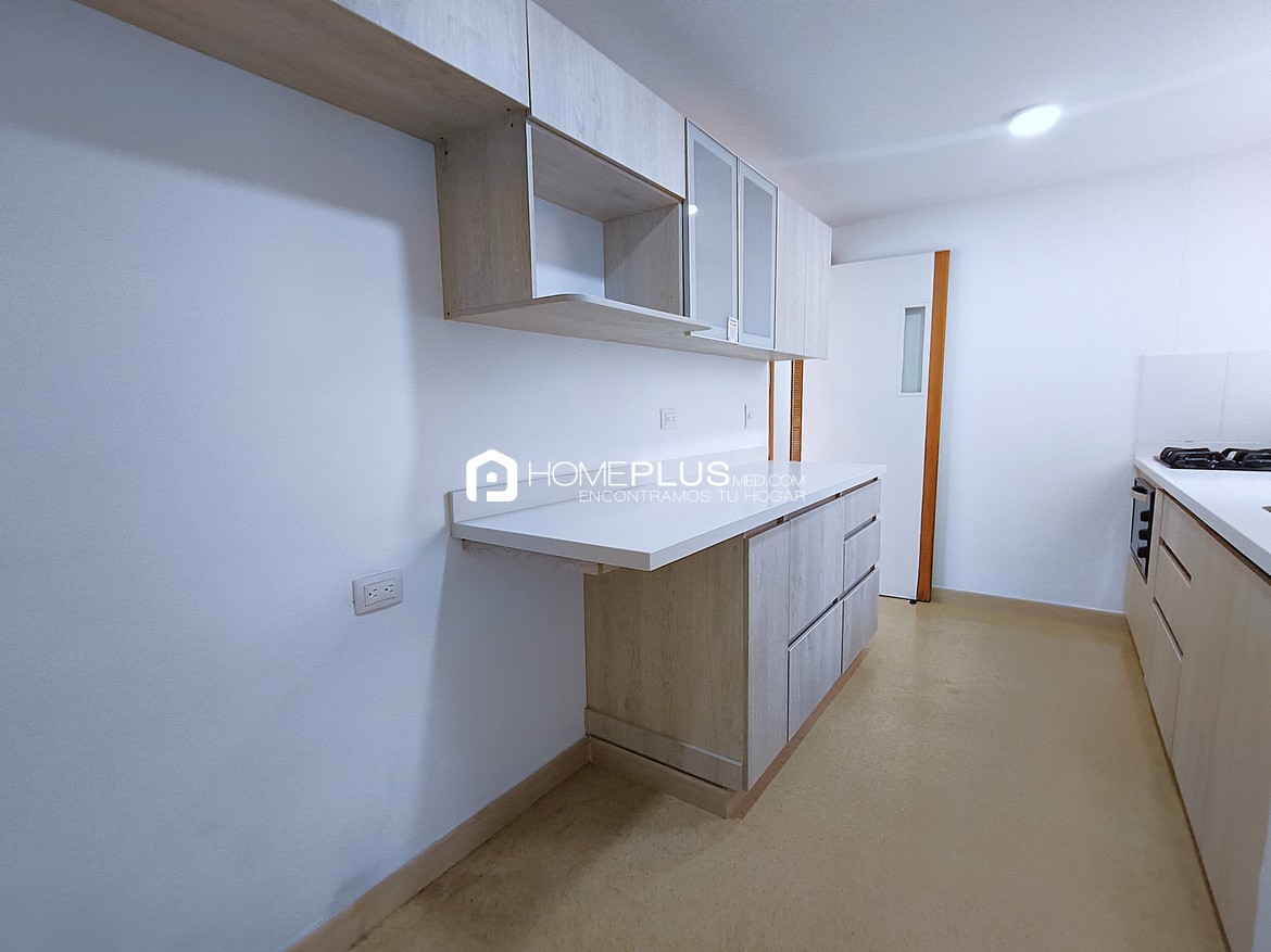 Apartamento En Arriendo En El Poblado, Milla De Oro. Asturias C206