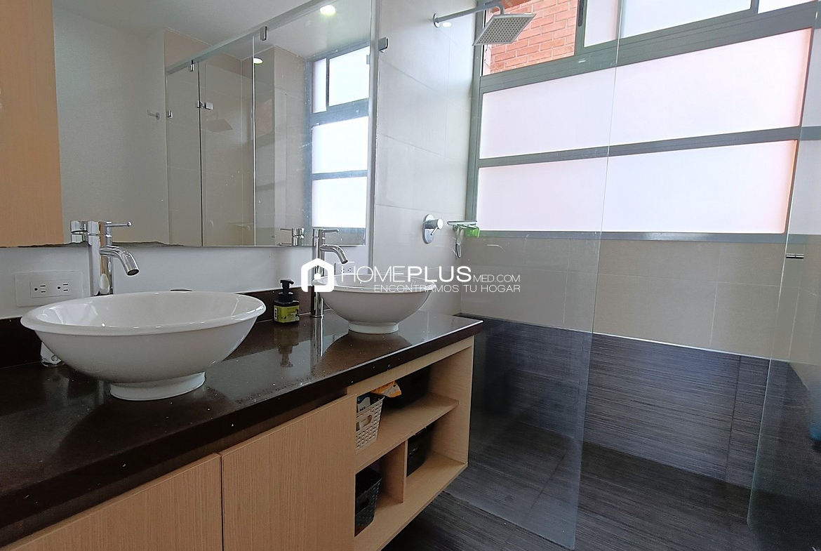 Apartamento En Venta En Envigado, Villa Jardín. Vía Serrano V116