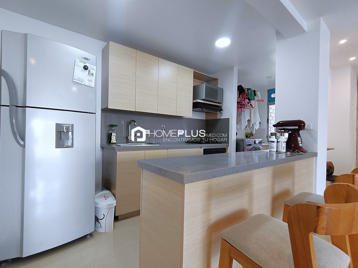 Apartamento En Venta En Envigado, Villa Jardín. Vía Serrano V116