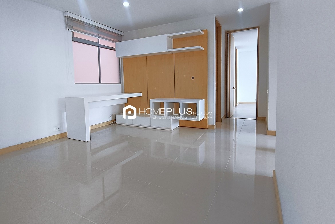 Apartamento En Venta En Envigado, Villa Jardín. Vía Serrano V118