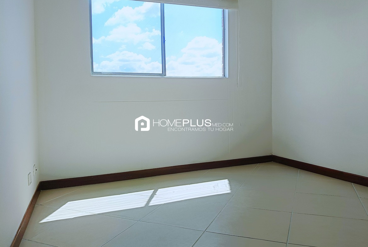 Apartamento en Alquiler En El Poblado, Castropol. Bronce C192 (15)