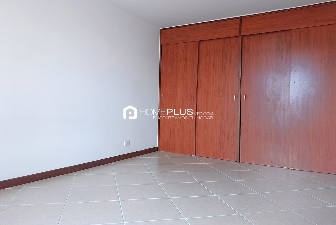 Apartamento en Alquiler En El Poblado, Castropol. Bronce C192 (19)