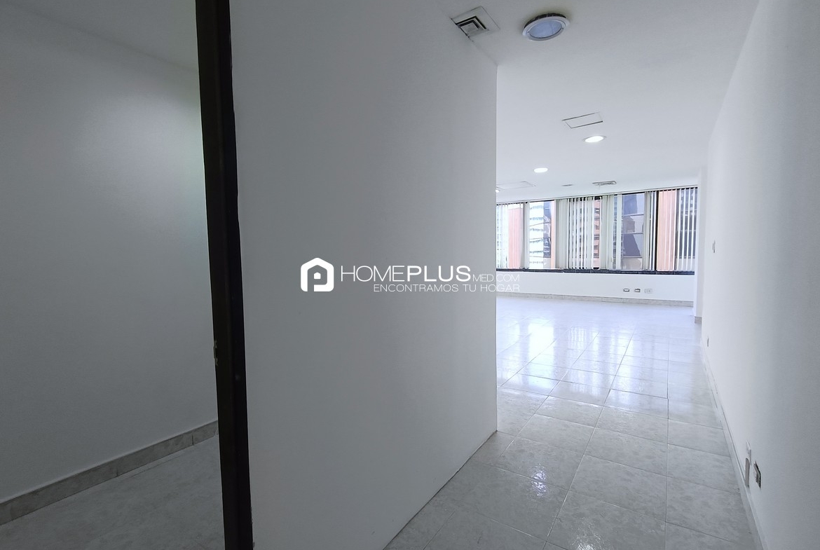 Oficina En Alquiler En El Poblado, Milla de Oro. Ed Tempo C197 (1)