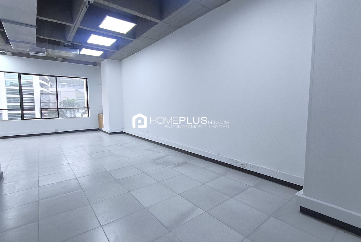 Oficina en Alquiler En El Poblado, Banco Caja Social C187 (1)