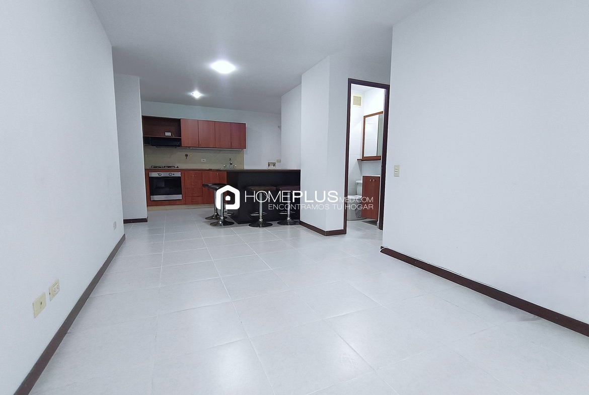Venta de Apartamento en Envigado, El Dorado. Parque Mediterraneo Vacío V111