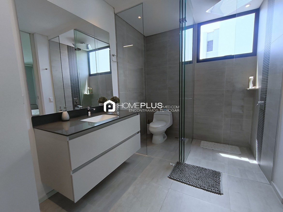 APARTAESTUDIO EN VENTA EL POBLADO MILLA DE ORO V123 SQUARE 1622