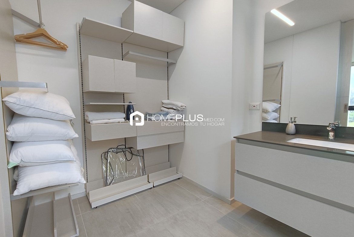 APARTAESTUDIO EN VENTA EL POBLADO MILLA DE ORO V123 SQUARE 1622