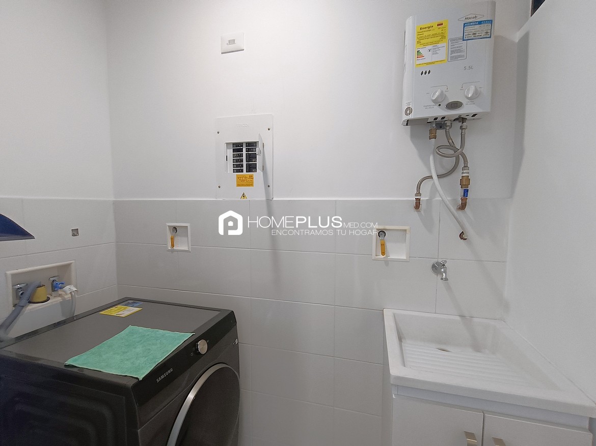 APARTAESTUDIO EN VENTA EL POBLADO MILLA DE ORO V123 SQUARE 1622