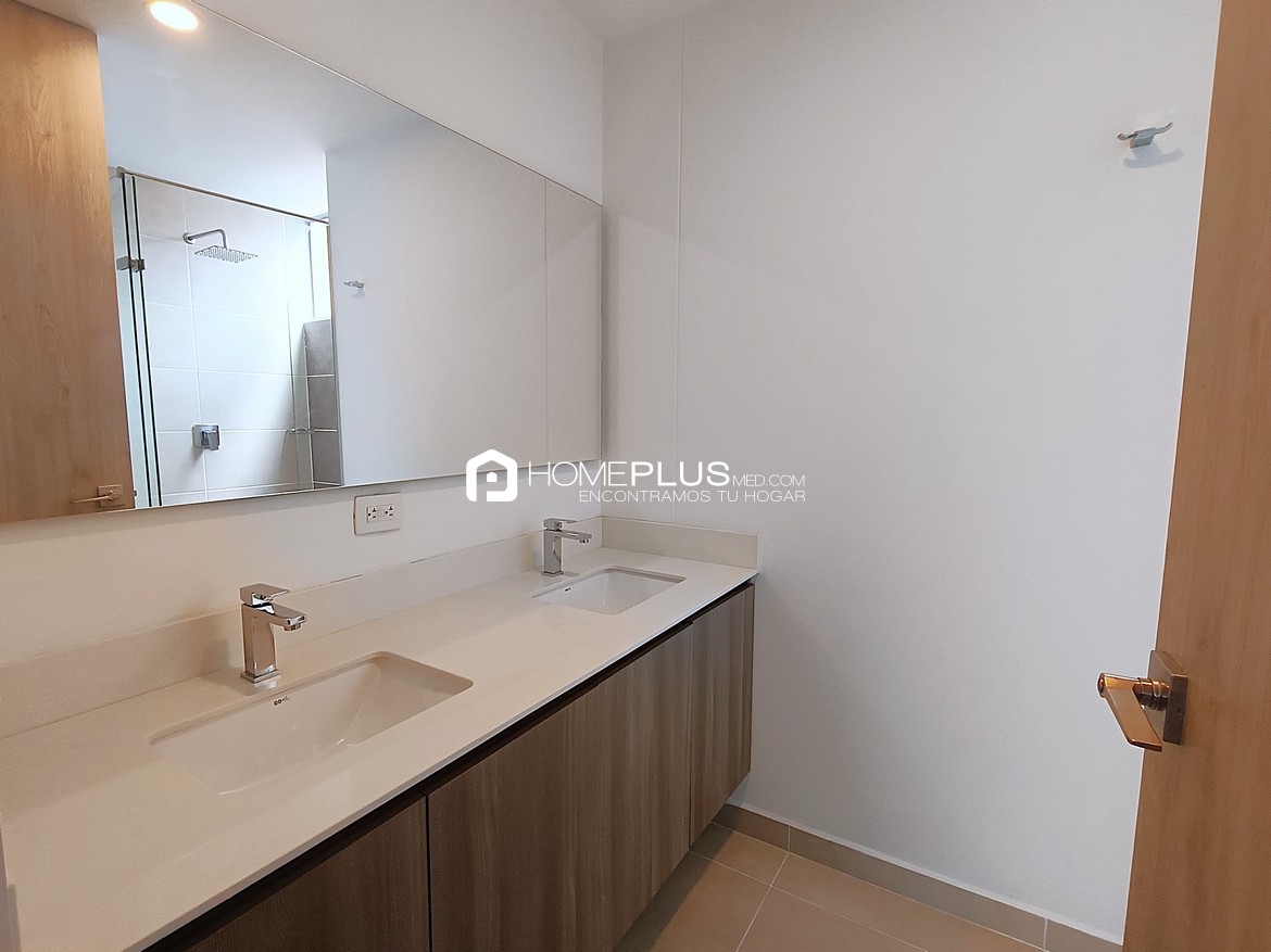 Alquiler de Apartamento en El Poblado, Los Balsos. Ceylan 34. C220