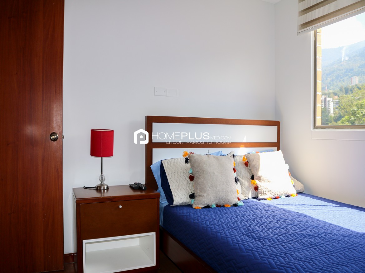 Apartamento Amoblado En Arriendo En El Poblado, El Campestre. Campestre Alto. A273