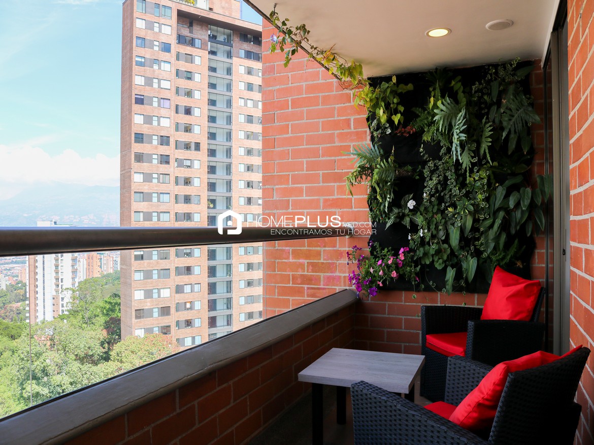 Apartamento Amoblado En Arriendo En El Poblado, El Campestre. Campestre Alto. A273