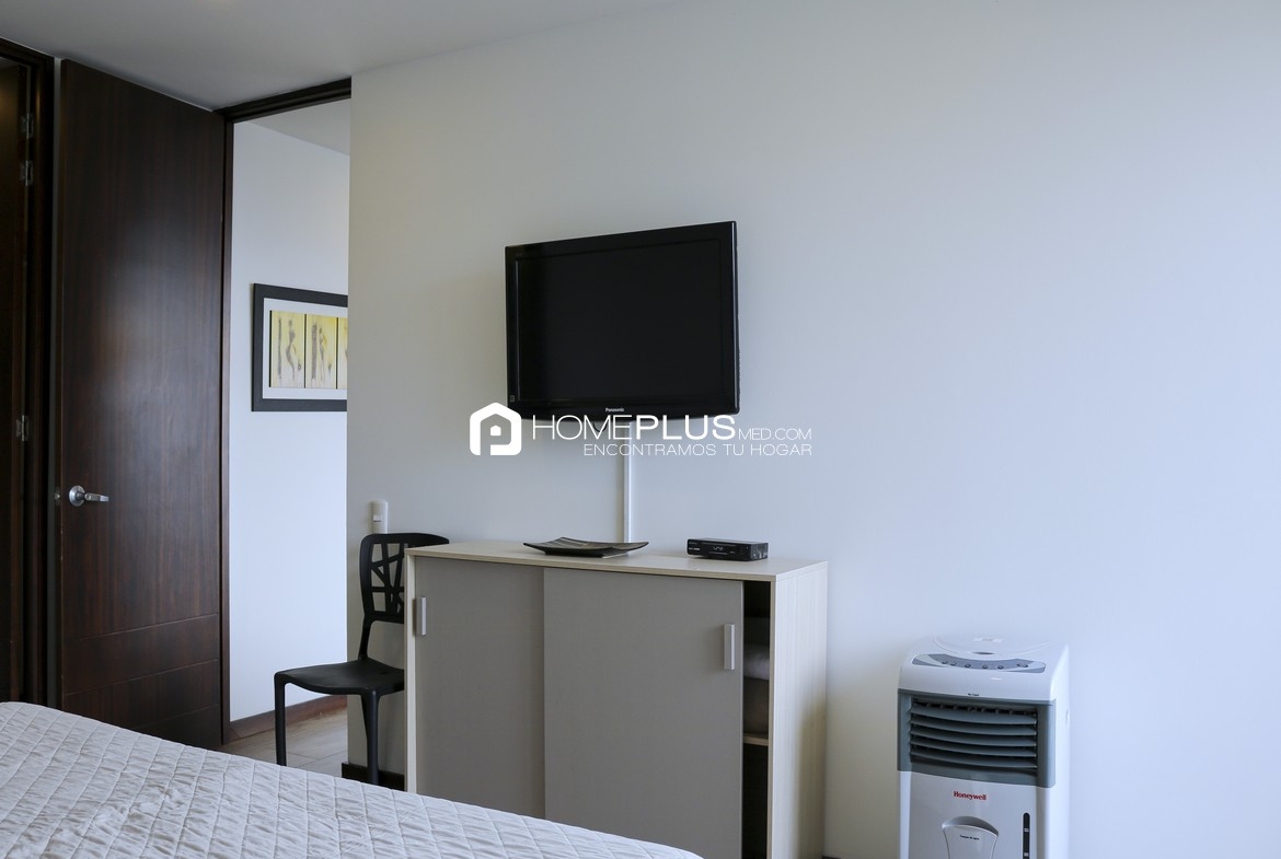 Apartamento Amoblado En Arriendo En El Poblado, Milla De Oro. 43 Avenida A185