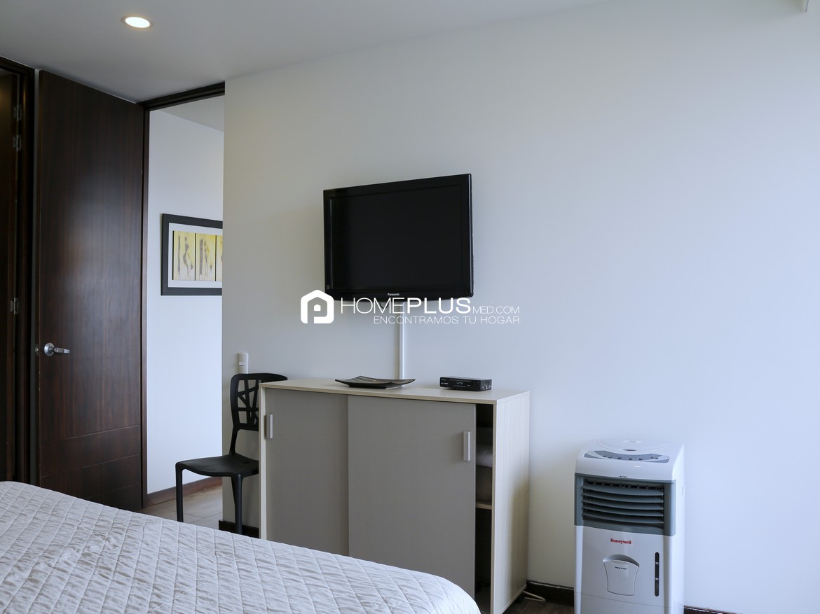Apartamento Amoblado En Arriendo En El Poblado, Milla De Oro. 43 Avenida A185