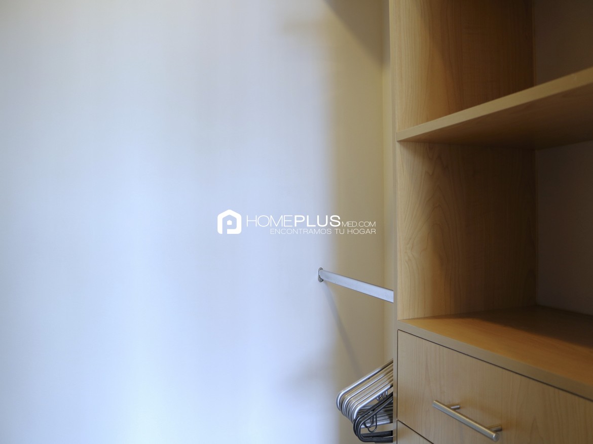 Apartamento Amoblado En Arriendo En El Poblado, Milla De Oro. 43 Avenida A185