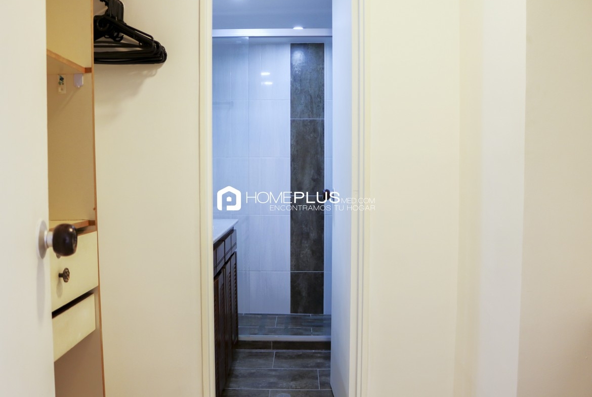 Apartamento Amoblado En Arriendo En El Poblado, Vizcaya. Rosedal. A205