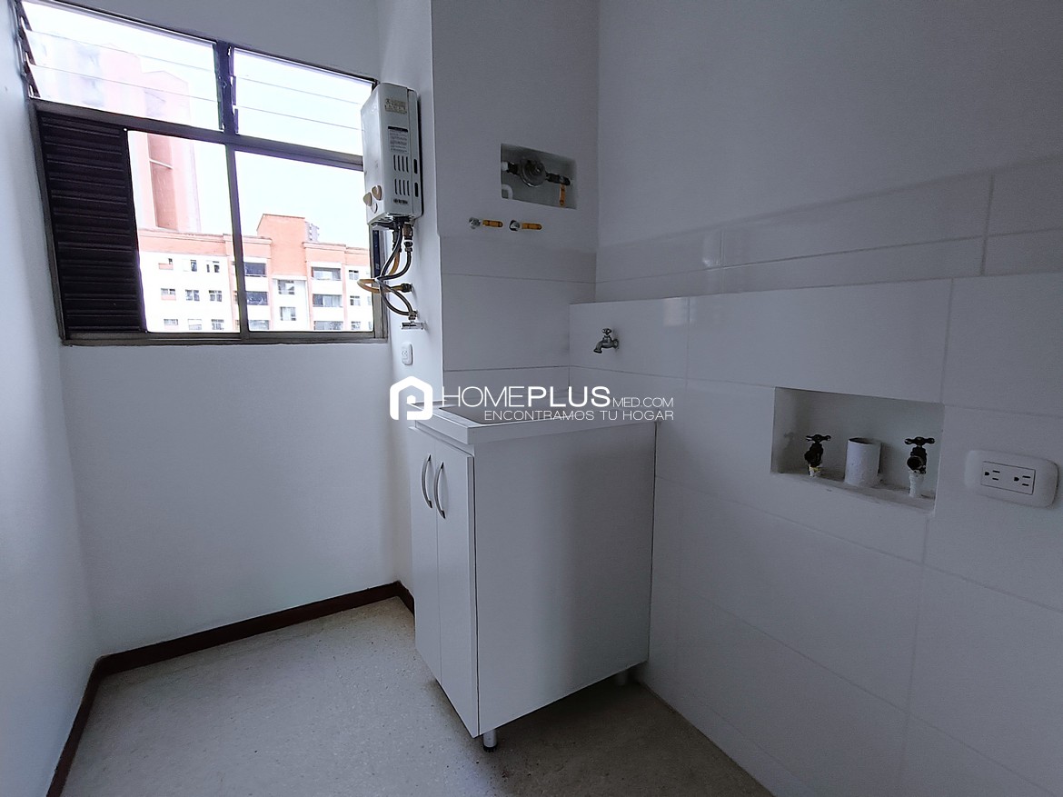 Apartamento En Arriendo El Poblado, Patio Bonito. Condominio La Vega. C214