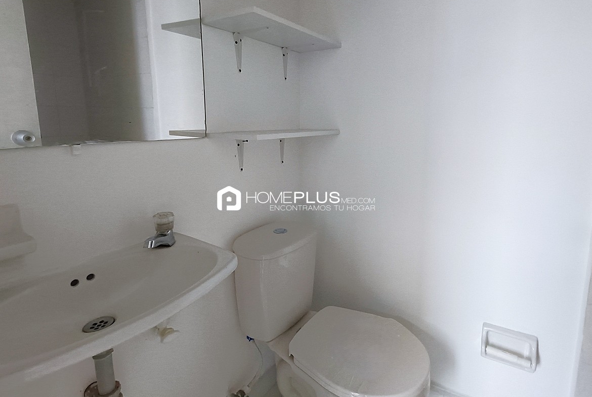 Apartamento En Arriendo El Poblado, Patio Bonito. Condominio La Vega. C214