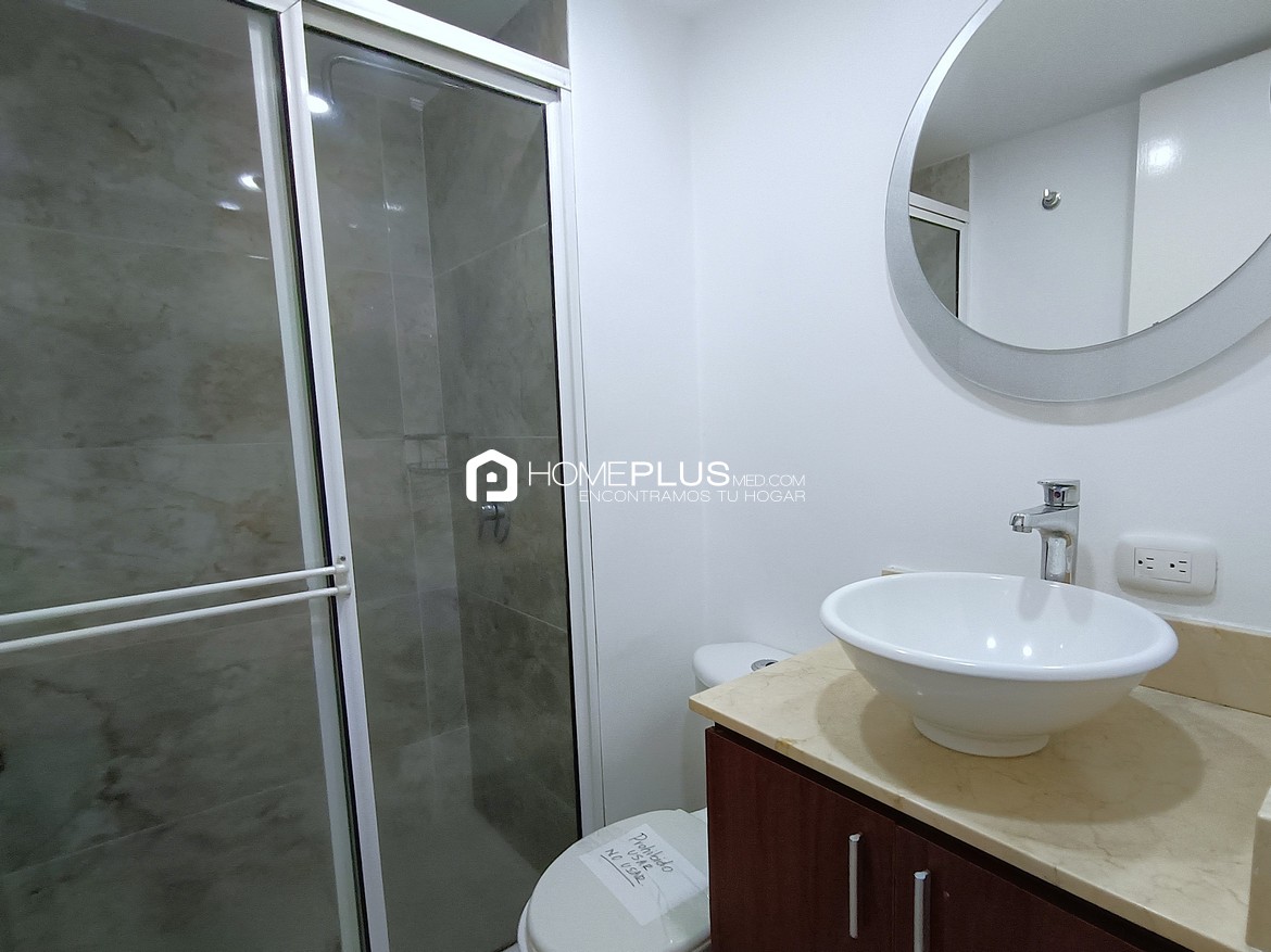 Apartamento En Arriendo El Poblado, Patio Bonito. Condominio La Vega. C214