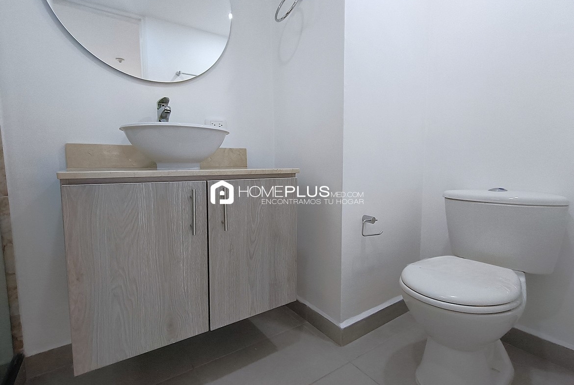 Apartamento En Arriendo El Poblado, Patio Bonito. Condominio La Vega. C214