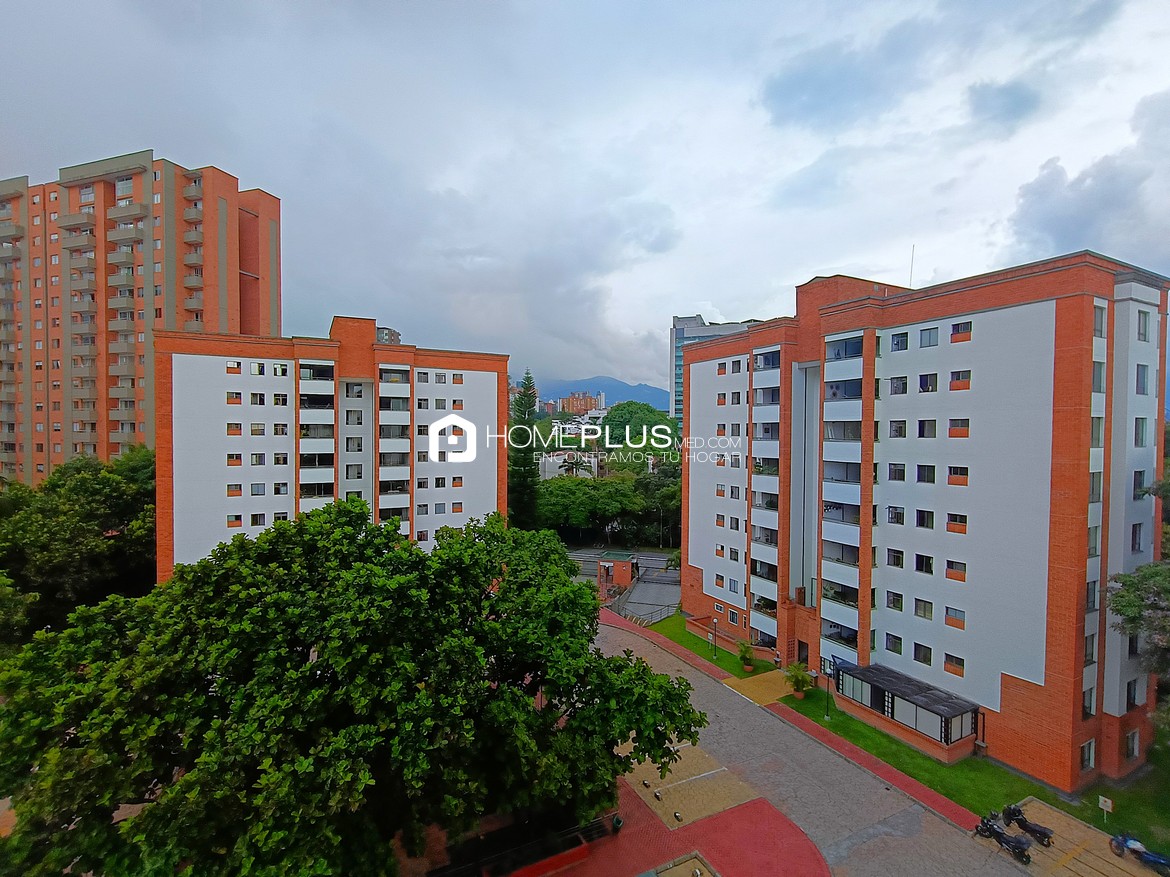 Apartamento En Arriendo El Poblado, Patio Bonito. Condominio La Vega. C214