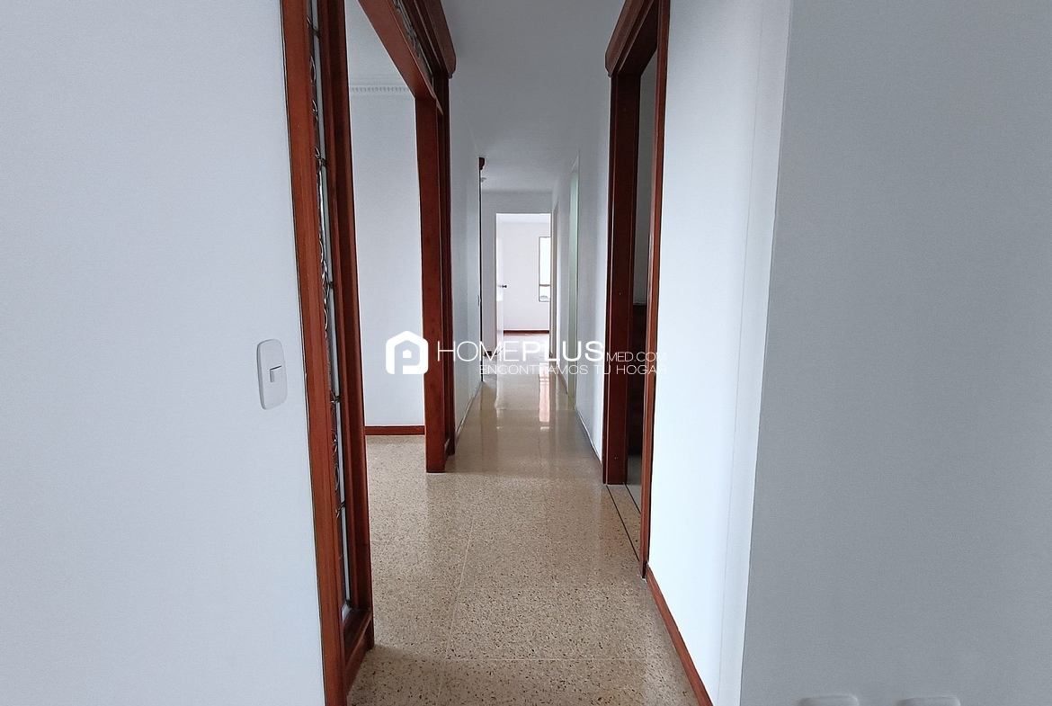 Apartamento En Arriendo El Poblado, Patio Bonito. Condominio La Vega. C214