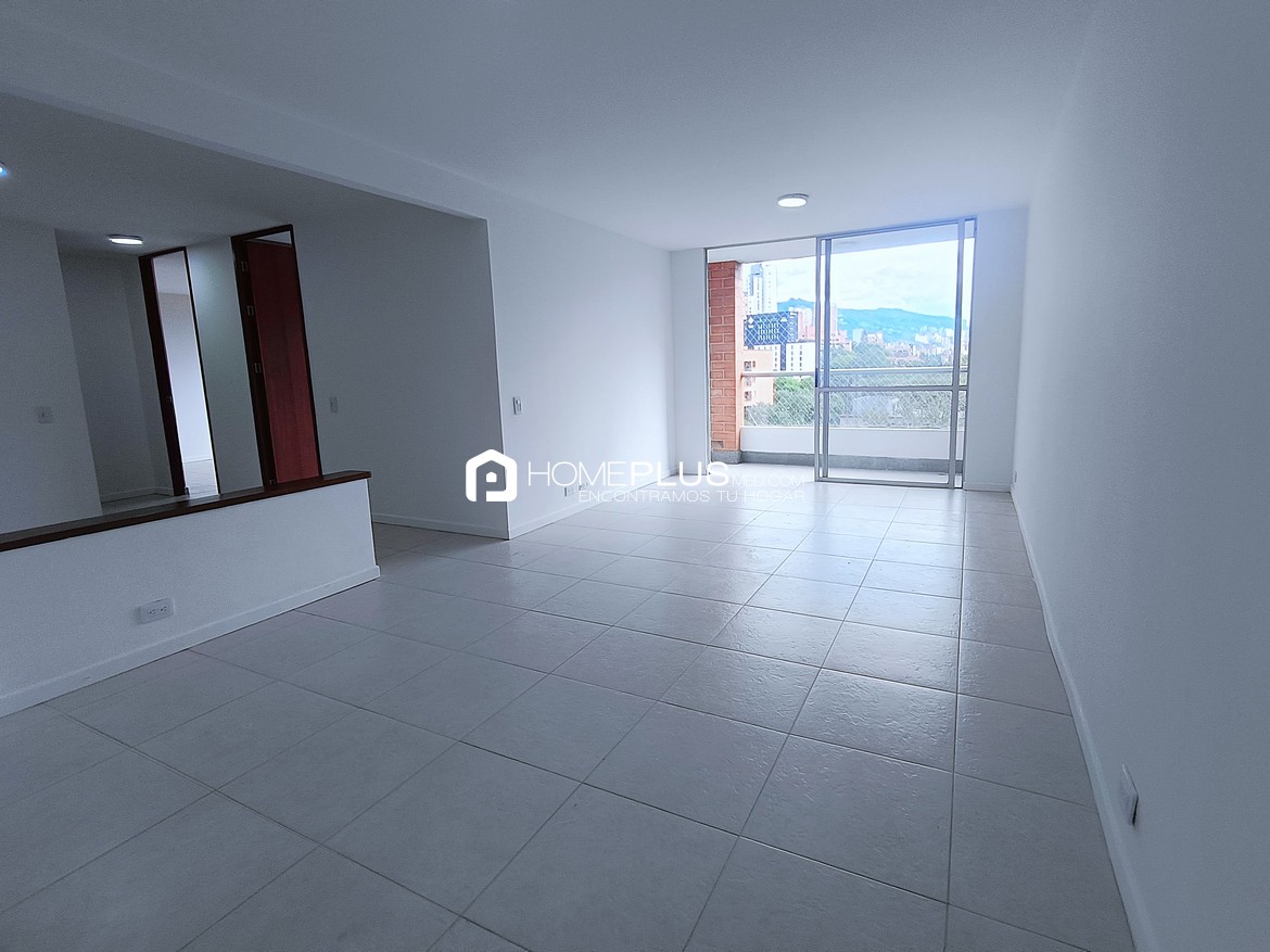 Apartamento En Arriendo En El Poblado, Milla De Oro. Plaza Oviedo. C217 (1)
