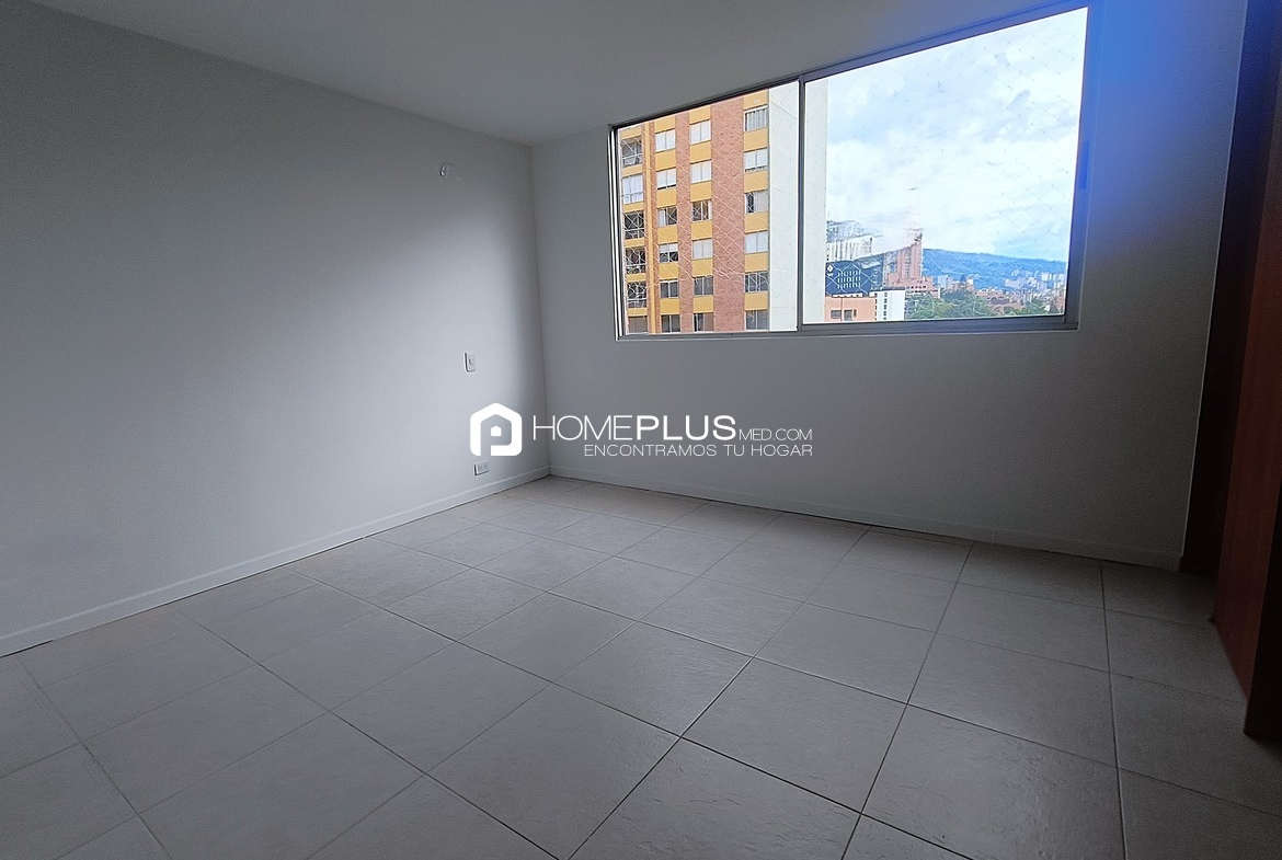Apartamento En Arriendo En El Poblado, Milla De Oro. Plaza Oviedo. C217