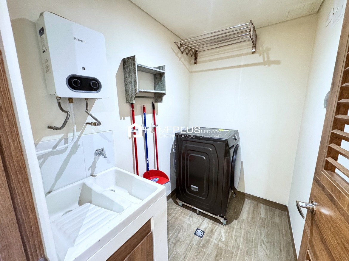 VENTA APARTAESTUDIO EL POBLADO CIUDAD DEL RIO V122 DISTRITO VERA 607