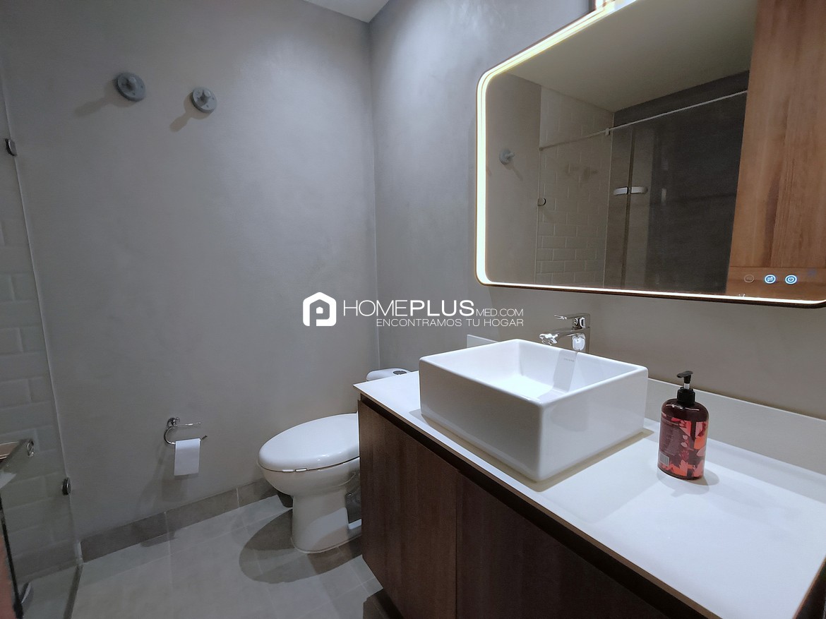 VENTA APARTAESTUDIO EL POBLADO CIUDAD DEL RIO V122 DISTRITO VERA 607