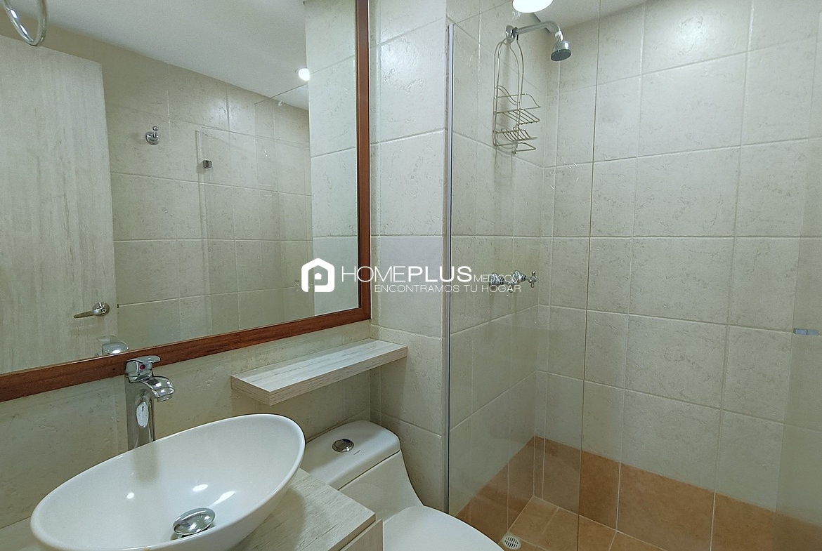 Venta de Apartamento en El Poblado, Milla De Oro. Ceylan Duplex. V120