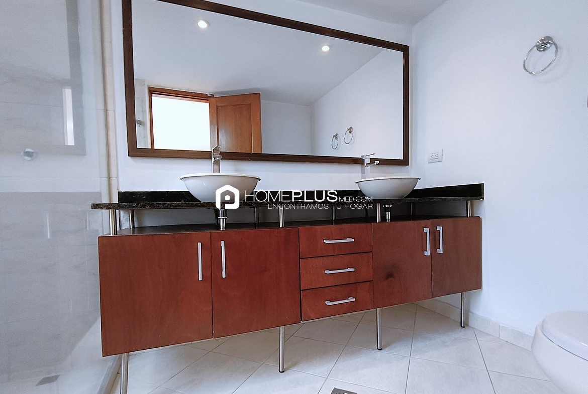 Venta de Apartamento en El Poblado, Vizcaya. Bosques de Vizcaya. V126