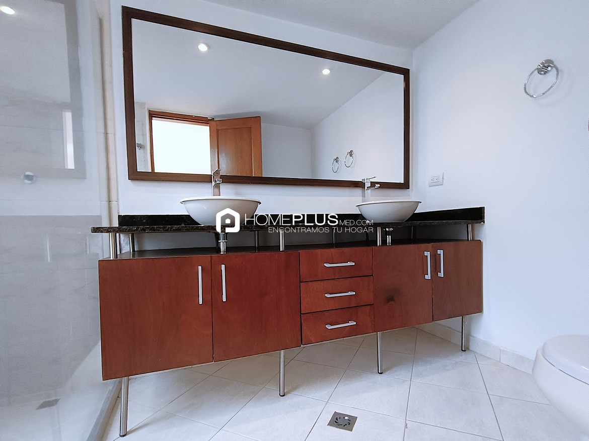 Venta de Apartamento en El Poblado, Vizcaya. Bosques de Vizcaya. V126