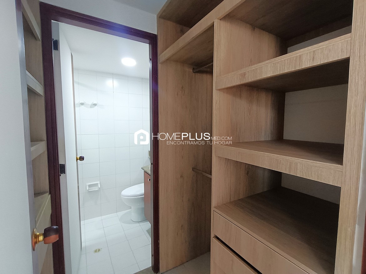 Apartamento En Arriendo En El Poblado, Loma de San Julián. Bosques del Guamal. C228