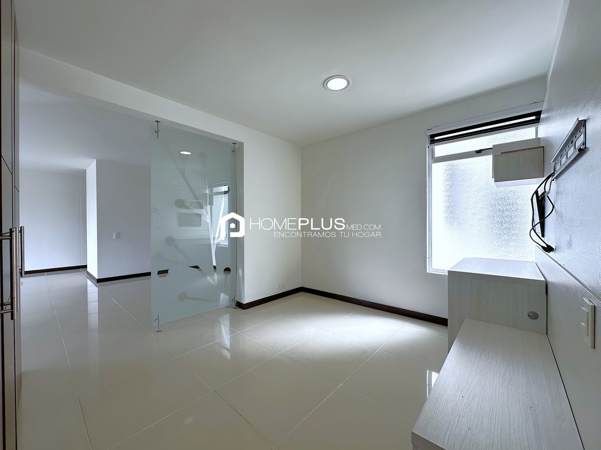 VENTA APARTAMENTO EL POBLADO CASTROPOL V129 SAN ROMAN 501