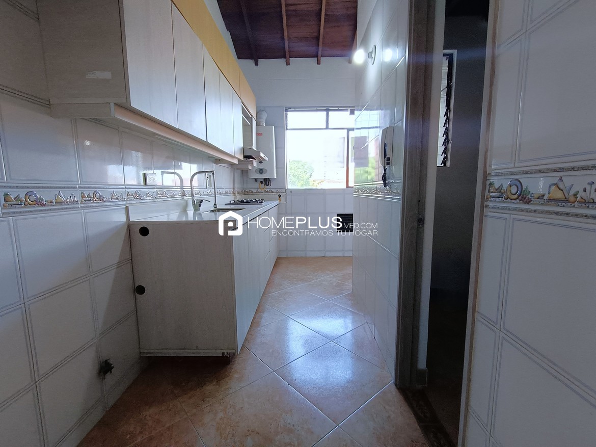 Apartamento En Arriendo En El Poblado, Loma de San Julián. Bosques del Guamal. C229