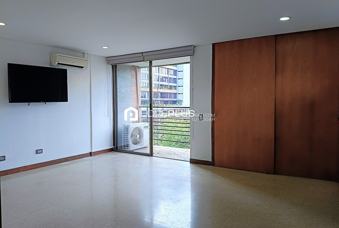 Apartamento En Arriendo En El Poblado, Patio Bonito. Cinnamon C235