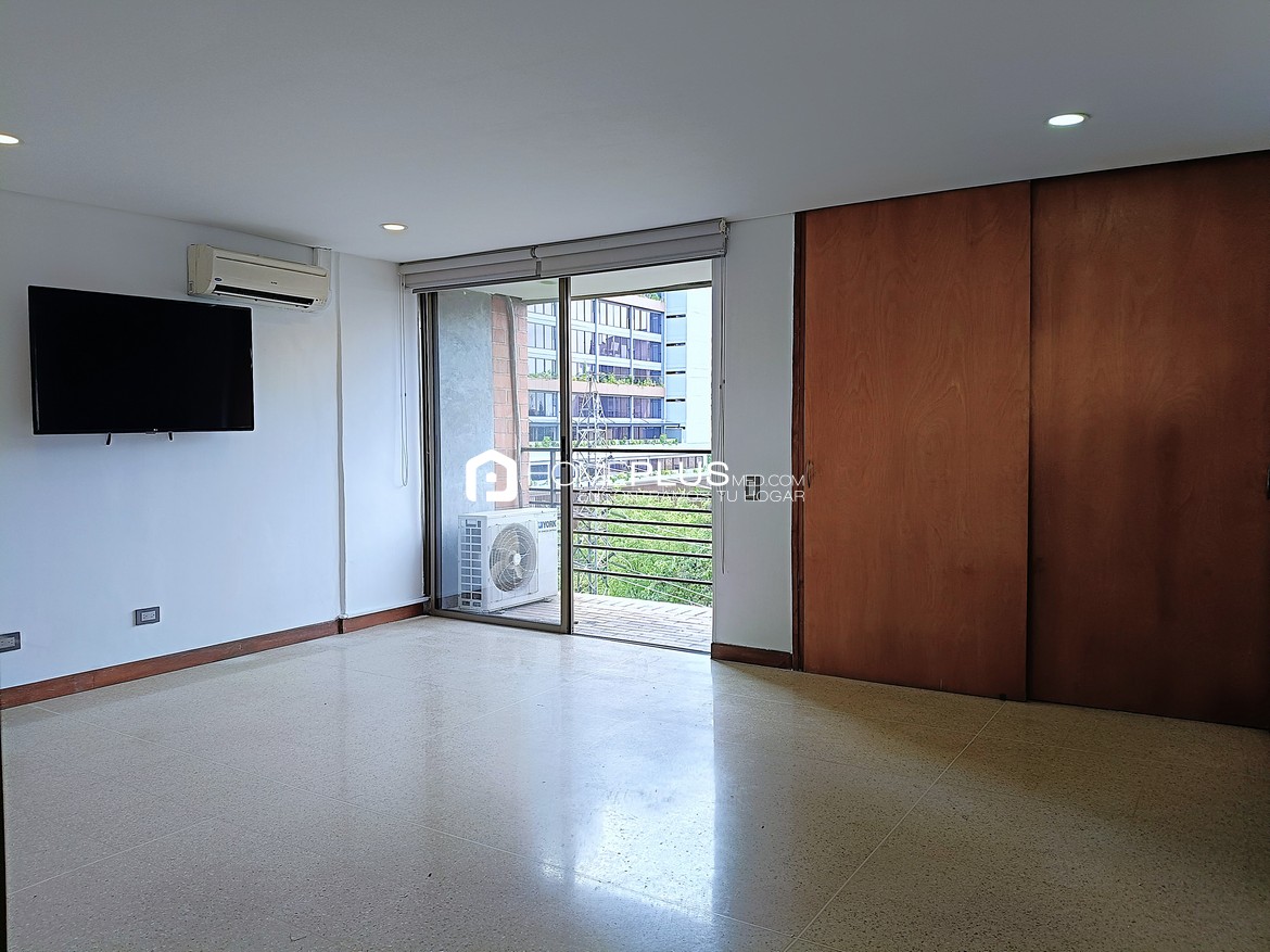 Apartamento En Arriendo En El Poblado, Patio Bonito. Cinnamon C235