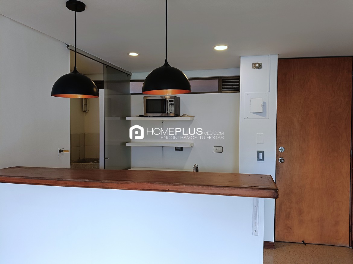 Apartamento En Arriendo En El Poblado, Patio Bonito. Cinnamon C235