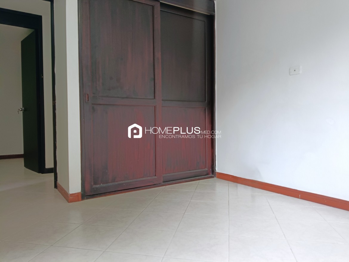 Apartamento En Arriendo En El Poblado, Los Balsos. Prados Del Castillo. C238