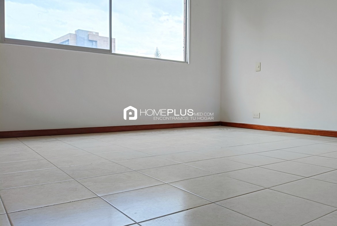 Apartamento En Arriendo En Poblado, Milla De Oro. Plaza Oviedo. C254