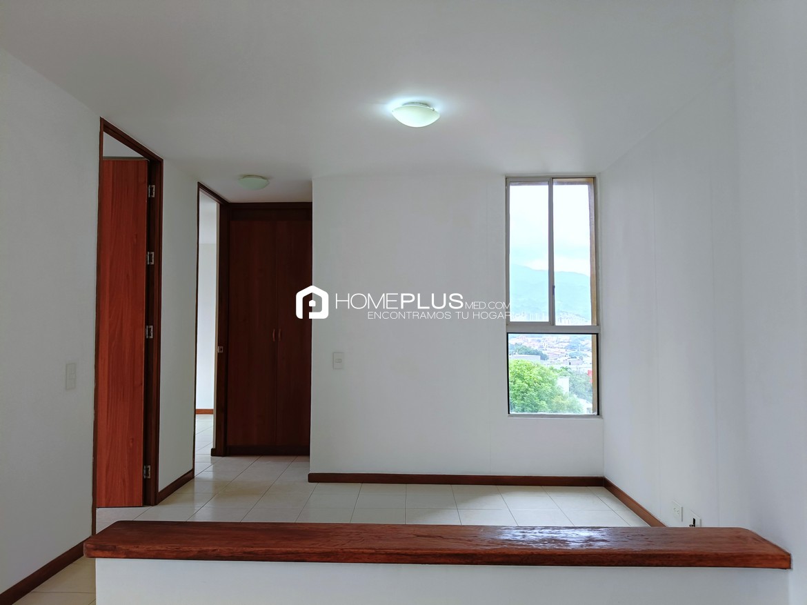 Apartamento En Arriendo En Poblado, Milla De Oro. Plaza Oviedo. C254